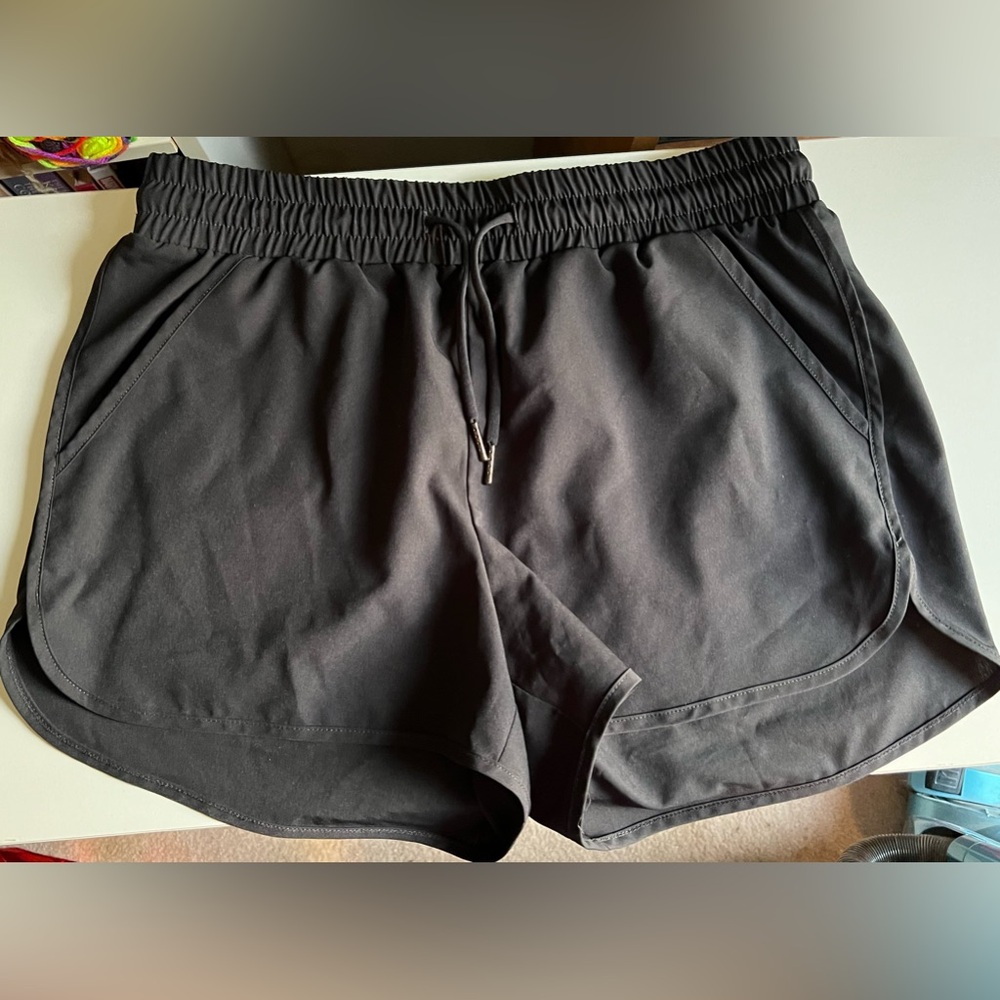 Size M Black Athletic Shorts